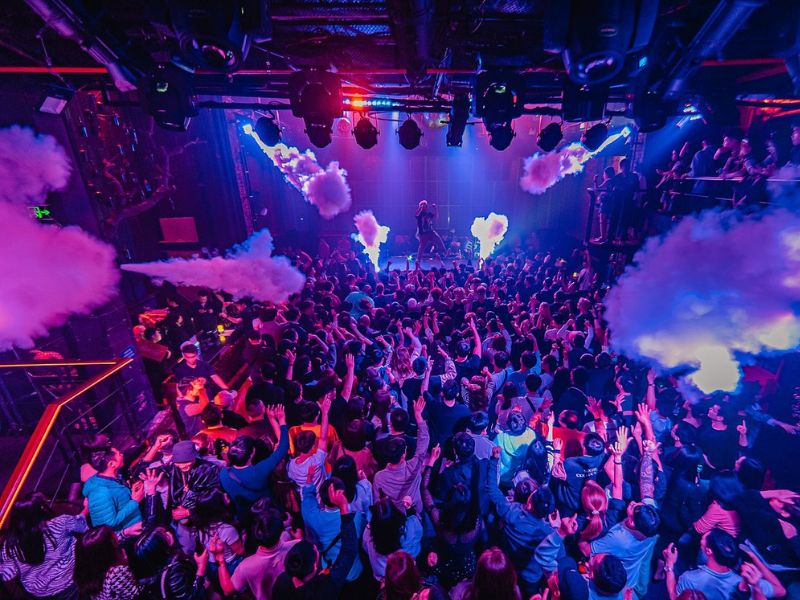 top bars pubs in hanoi